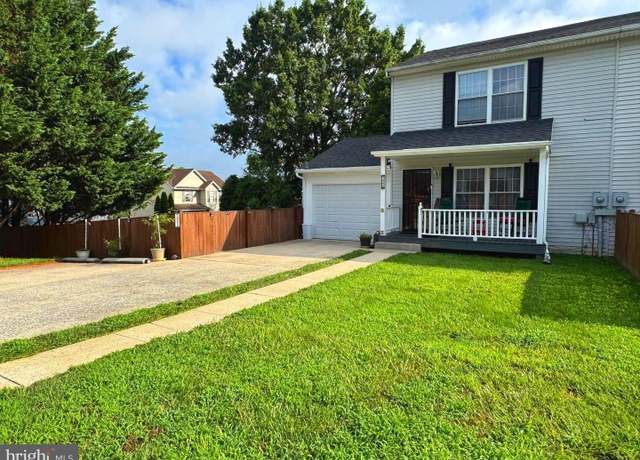 Property at 1602 W Martin St, Martinsburg, WV 25401, 3 beds, 2.5 baths