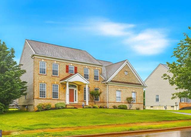 Property at 124 Willow Grove Mill Dr, Middletown, DE 19709, 4 beds, 2.5 baths