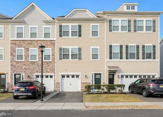 Property at 16 Naples Ln, Mount Laurel, NJ 08054, 3 beds, 3.5 baths
