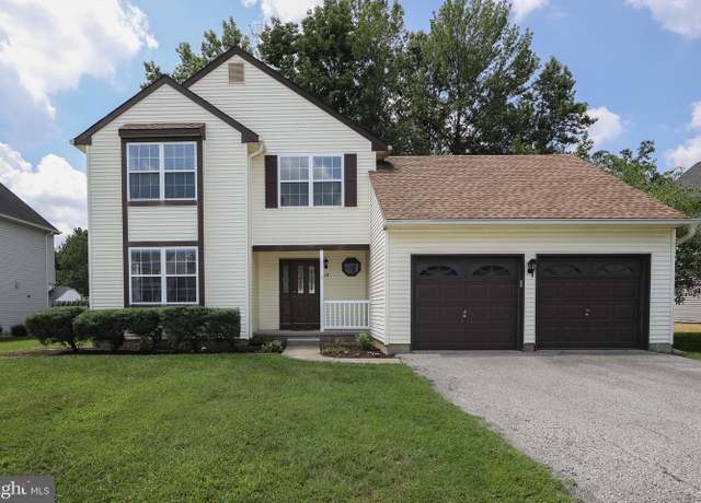 Property at 28 Country Ln, Voorhees, NJ 08043, 3 beds, 2.5 baths