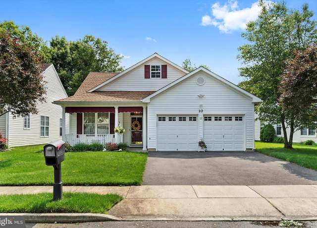 Property at 10 Sunflower Ln, Brick, NJ 08724, 2 beds, 2 baths
