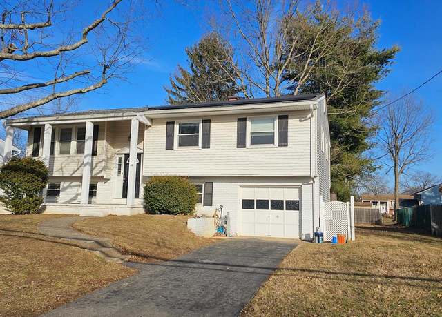 Property at 19 Peaceful Dr, Morrisville, PA 19067, 4 beds, 2.5 baths