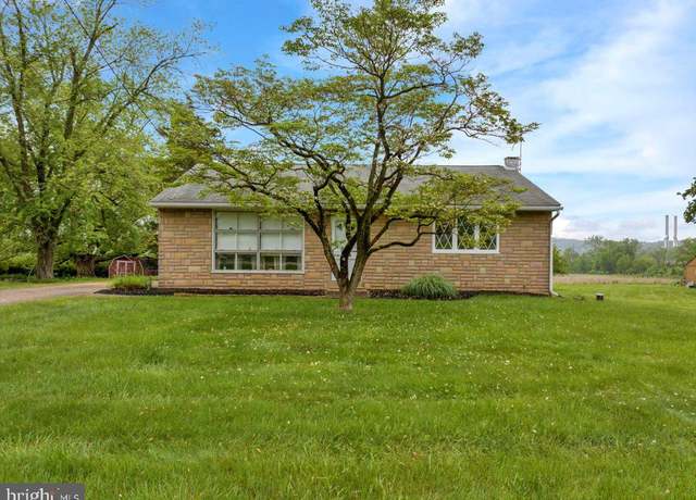 Property at 921 Spring City Rd, Phoenixville, PA 19460, 3 beds, 1 bath