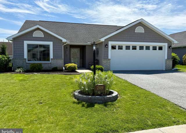 Property at 209 Benedict Ave, Chambersburg, PA 17201, 3 beds, 2 baths