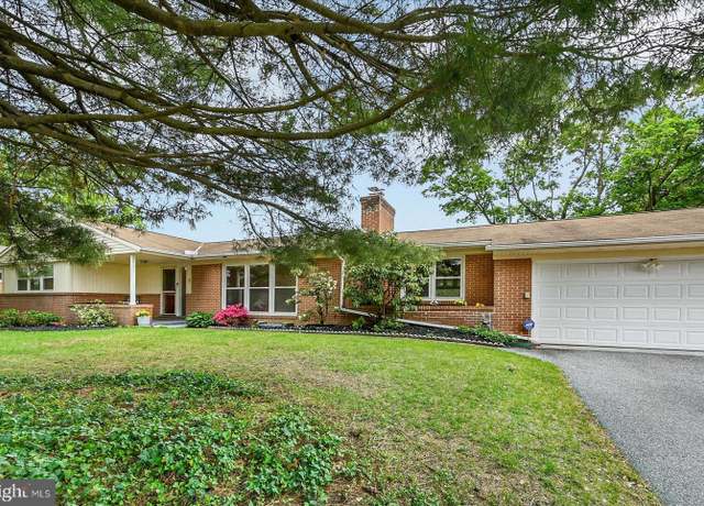 Property at 136 Shelbourne Dr, York, PA 17403, 4 beds, 3 baths
