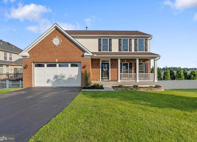 Property at 429 El Vista Dr, Hanover, PA 17331, 4 beds, 3.5 baths