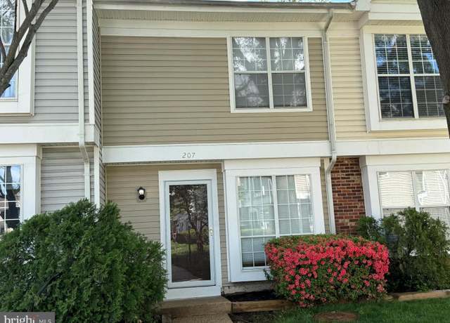 Property at 207 Saint Johns Sq #207, Sterling, VA 20164, 2 beds, 1 bath