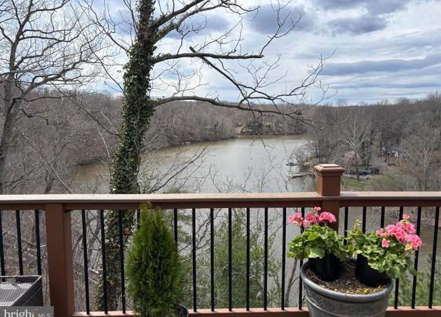 Property at 8080 Longtree Rd, Manassas, VA 20112, 3 beds, 2.5 baths