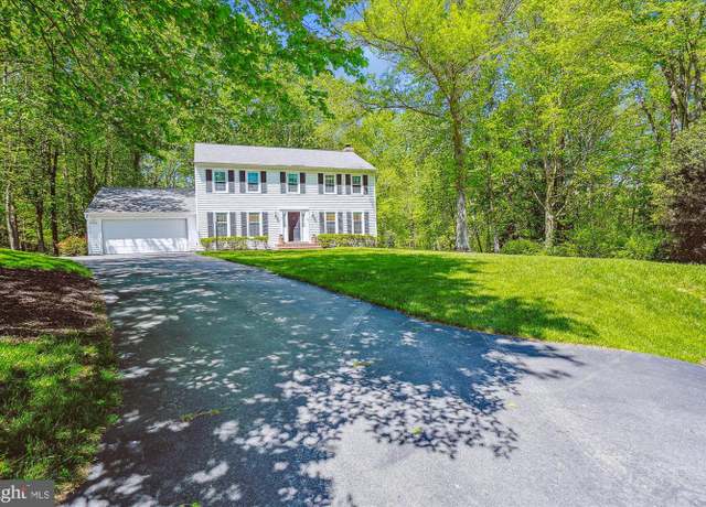 Property at 12532 Belfield Ct, Woodbridge, VA 22192, 4 beds, 3.5 baths