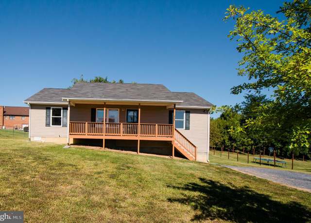 Property at 439 N Summit Ave, Woodstock, VA 22664, 3 beds, 2 baths
