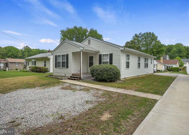 Property at 1430 W College Rd, Dover, DE 19904, 3 beds, 2 baths