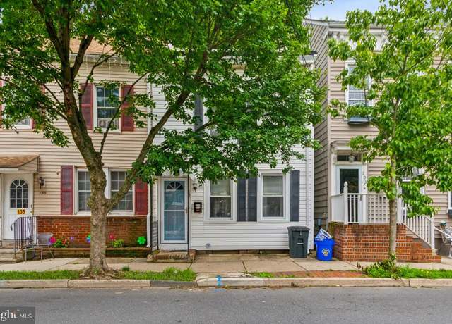 Property at 137 2nd St, Bordentown, NJ 08505, 3 beds, 1 bath