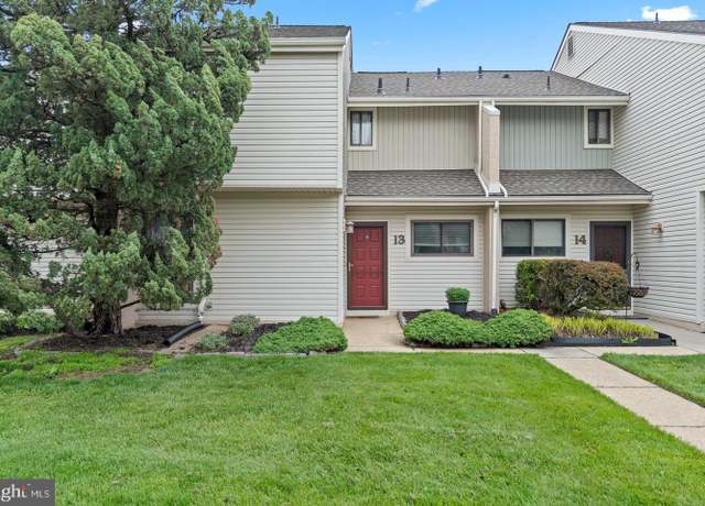 Property at 13 Tulip Ct, Mount Laurel, NJ 08054, 2 beds, 2.5 baths