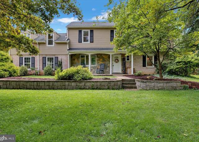 Property at 416 Green Ln, Reading, PA 19601, 3 beds, 2 baths