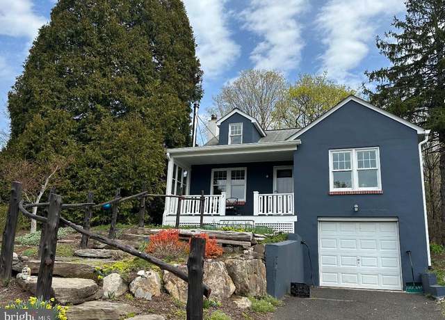 Property at 11 Lookover Ln, Ferndale, PA 18921, 3 beds, 2 baths