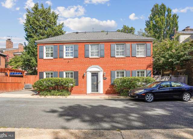 Property at 508 Jefferson Ct, Alexandria, VA 22314, 3 beds, 2.5 baths