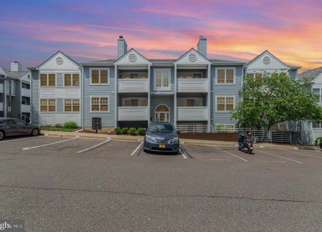 Property at 6425 Richmond Hwy #102, Alexandria, VA 22306, 2 beds, 2 baths