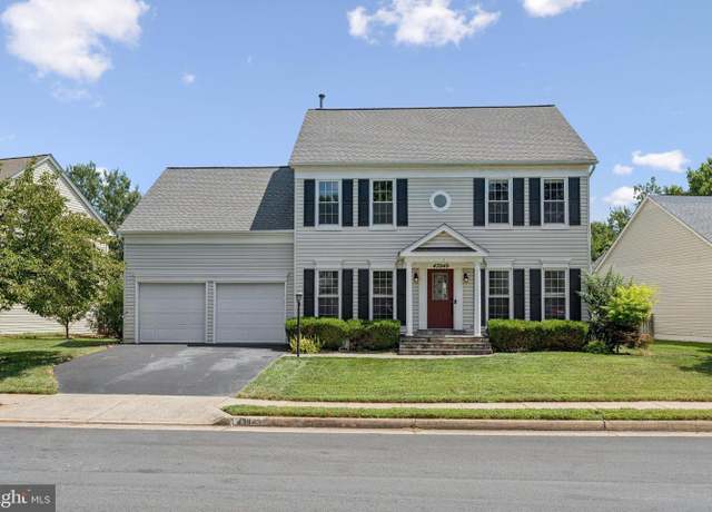 Property at 43949 Bruceton Mills Cir, Ashburn, VA 20147, 4 beds, 3.5 baths