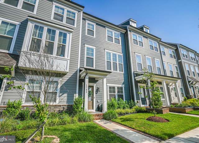 Property at 1763 Hickory Woods Rd, Dumfries, VA 22026, 4 beds, 3.5 baths