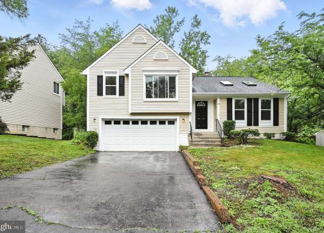 Property at 10 Lawhorn Rd, Stafford, VA 22554, 3 beds, 2.5 baths