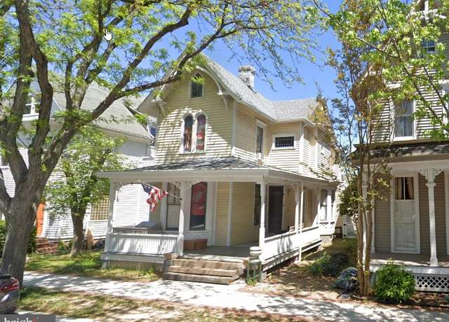 Property at 45 S Bradford St, Dover, DE 19904, 3 beds, 2 baths