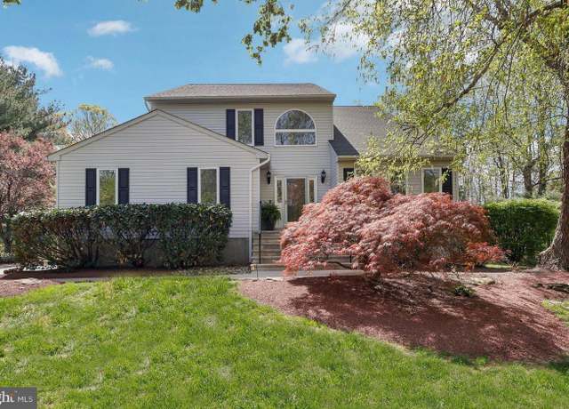Property at 32 Arnold Ln, Robbinsville, NJ 08691, 4 beds, 2.5 baths