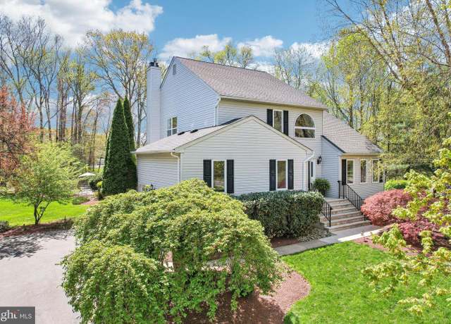Property at 32 Arnold Ln, Robbinsville, NJ 08691, 4 beds, 2.5 baths