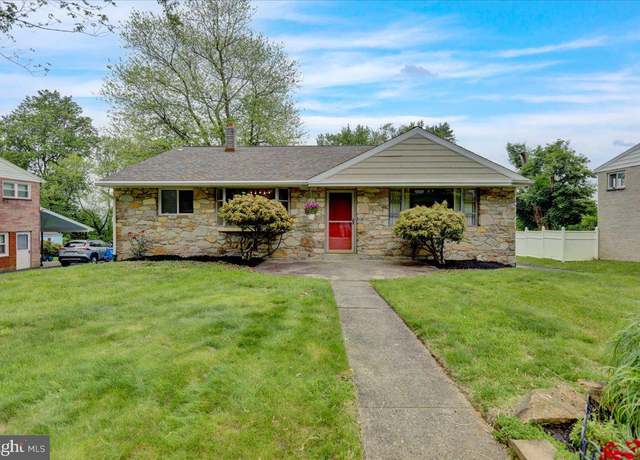 Property at 2304 Alsace Rd, Reading, PA 19604, 3 beds, 2.5 baths