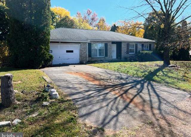 Property at 36 Kingston Dr, Palmyra, PA 17078, 3 beds, 2 baths