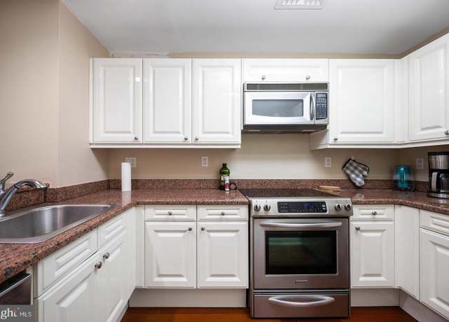 Property at 1500 Chestnut St Unit 13E, Philadelphia, PA 19102, 1 bed, 1 bath