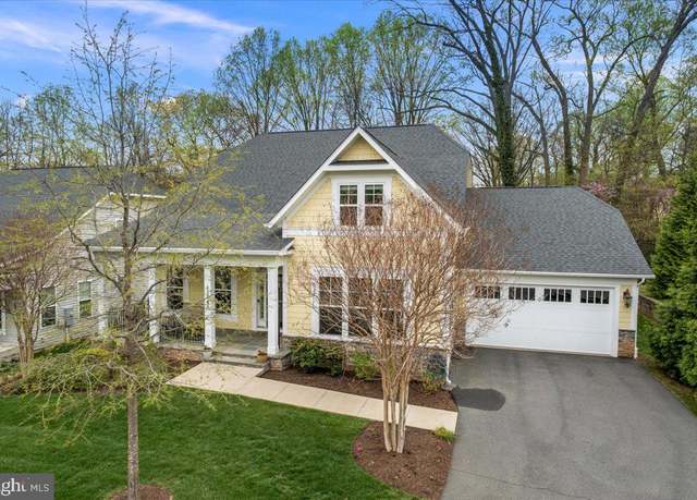 Property at 1104-A Monroe St, Herndon, VA 20170, 4 beds, 4.5 baths