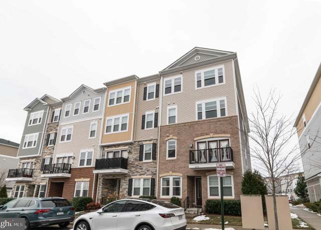 Property at 24558 Rosebay Ter, Aldie, VA 20105, 3 beds, 2.5 baths