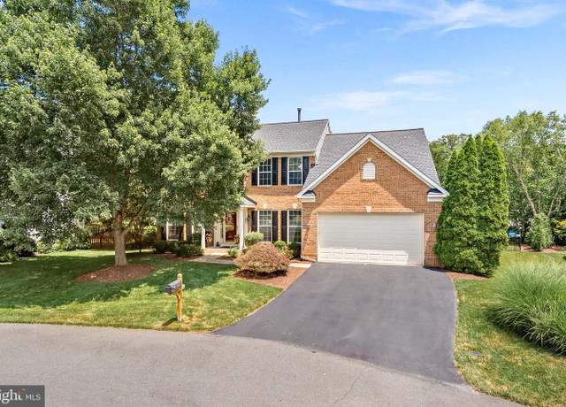 Property at 43682 Maverick Ln, Chantilly, VA 20152, 4 beds, 3.5 baths