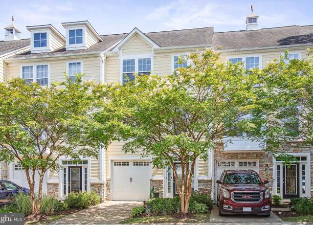 Property at 12 Bay View Ln, Colonial Beach, VA 22443, 4 beds, 3.5 baths