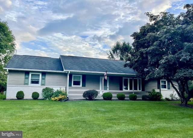 Property at 156 Brookside Ave, Hershey, PA 17033, 3 beds, 1.5 baths
