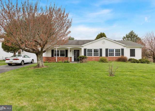 Property at 1150 Hereford Dr, Blue Bell, PA 19422, 3 beds, 2 baths