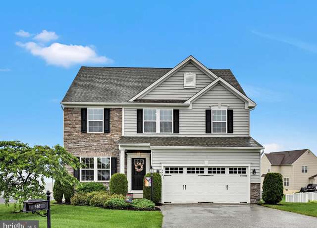 Property at 648 W Ore St, Seven Valleys, PA 17360, 4 beds, 3.5 baths