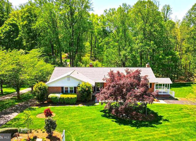 Property at 6028 Berwynd Rd, Fairfax, VA 22030, 4 beds, 3.5 baths