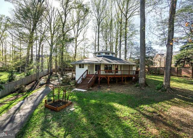 Property at 6524 Robin Rd, Springfield, VA 22150, 5 beds, 3 baths