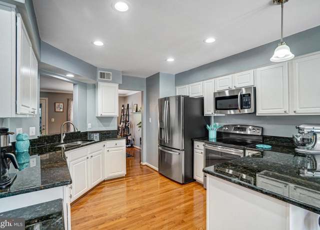 Property at 6552 Kelsey Point Cir, Alexandria, VA 22315, 3 beds, 3 baths