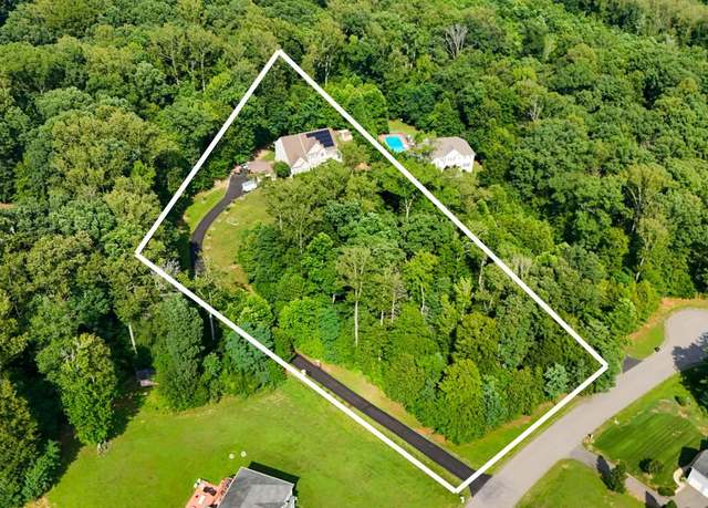 Property at 21 Wentworth Dr, Fredericksburg, VA 22406, 7 beds, 5.5 baths