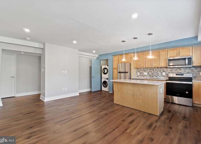Property at 212 Oakwood St SE #213, Washington, DC 20032, 1 bed, 1 bath
