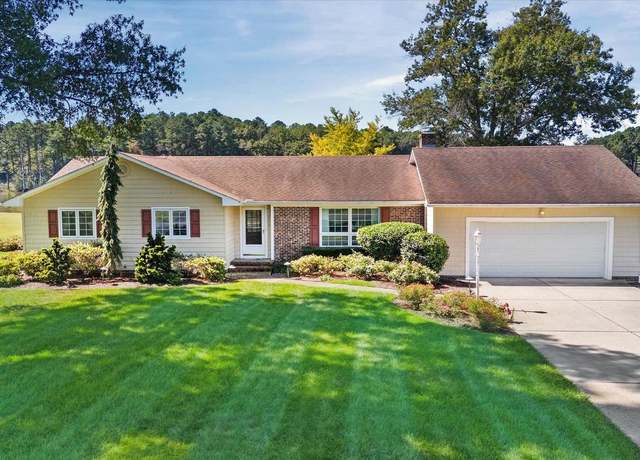 Property at 29 Creek Dr, Millsboro, DE 19966, 3 beds, 2 baths