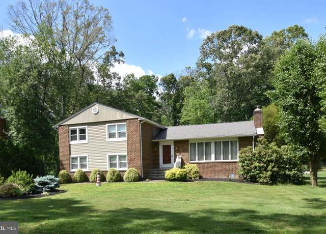 Property at 194 Irene Ave, Pasadena, MD 21122, 3 beds, 2 baths