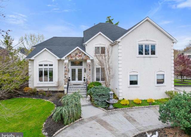 Property at 28 Vanessa Ct, Cherry Hill, NJ 08003, 4 beds, 2.5 baths