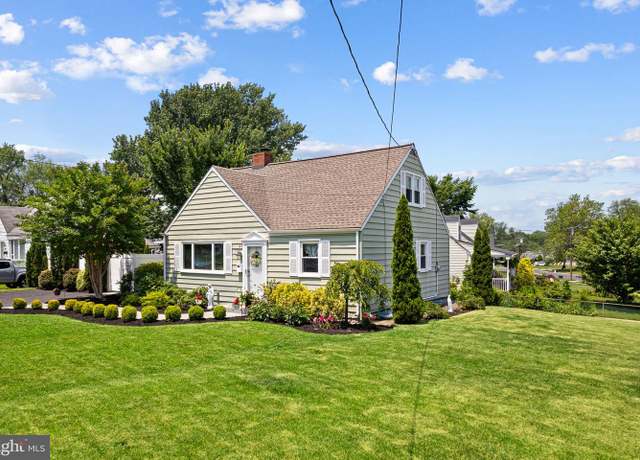 Property at 143 Moore Ave, Barrington, NJ 08007, 4 beds, 2 baths