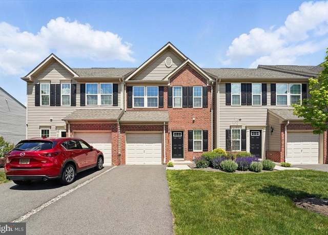 Property at 18 Sundance Dr, Hamilton, NJ 08619, 3 beds, 2.5 baths