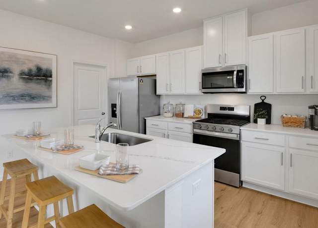 Property at 21 Dahlia Ct, Bayville, NJ 08721, 5 beds, 2.5 baths