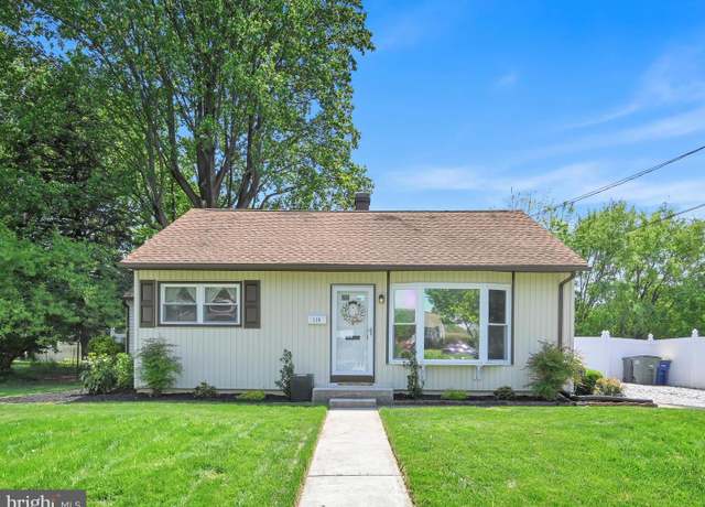 Property at 114 Cumberland Dr, Camp Hill, PA 17011, 3 beds, 2 baths