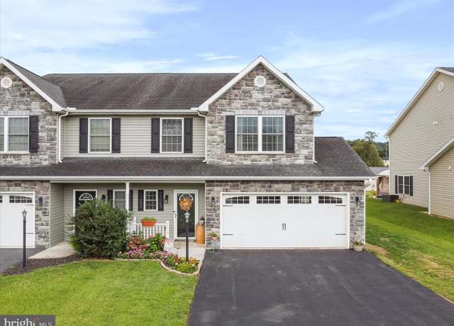 Property at 8815 Casper Dr, Waynesboro, PA 17268, 3 beds, 2.5 baths